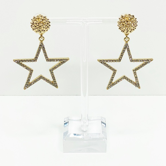 Shine Bright Gold Star Earrings ⭐️ - Picture 4 of 4